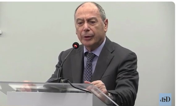 Giampiero Catone: l’intervento all’Assemblea degli Esterni della DC